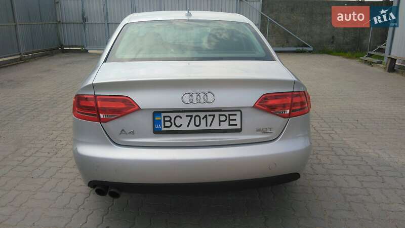 Седан Audi A4 2010 в Львові