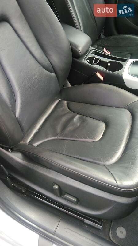 Седан Audi A4 2010 в Львові