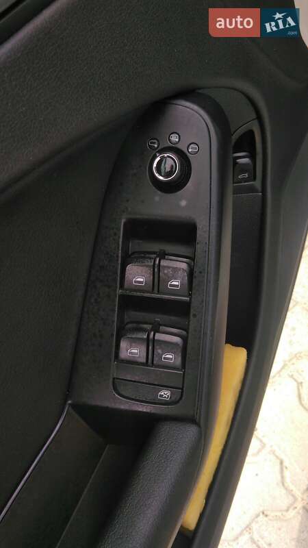 Седан Audi A4 2010 в Львові