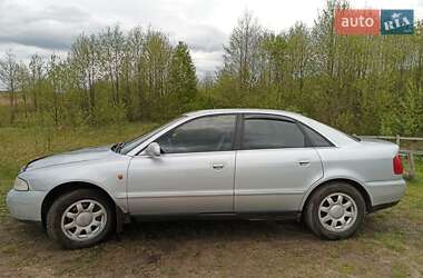 Седан Audi A4 1998 в Любешове