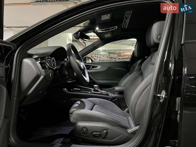 Седан Audi A4 2022 в Києві