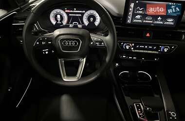 Седан Audi A4 2022 в Киеве