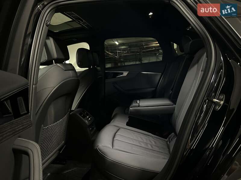 Седан Audi A4 2022 в Києві