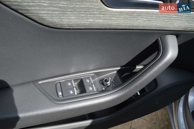 Седан Audi A4 2018 в Львове