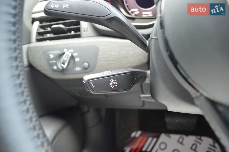 Седан Audi A4 2018 в Львове