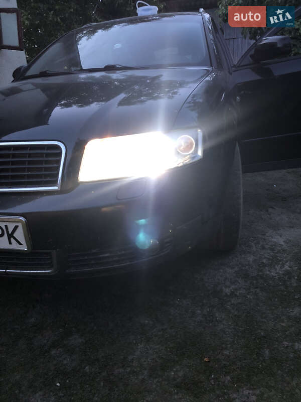 Універсал Audi A4 2003 в Львові