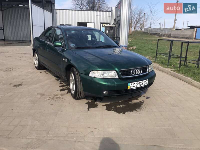 Седан Audi A4 1998 в Луцке