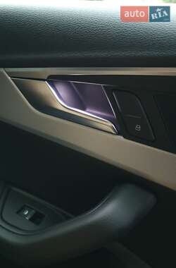 Седан Audi A4 2015 в 