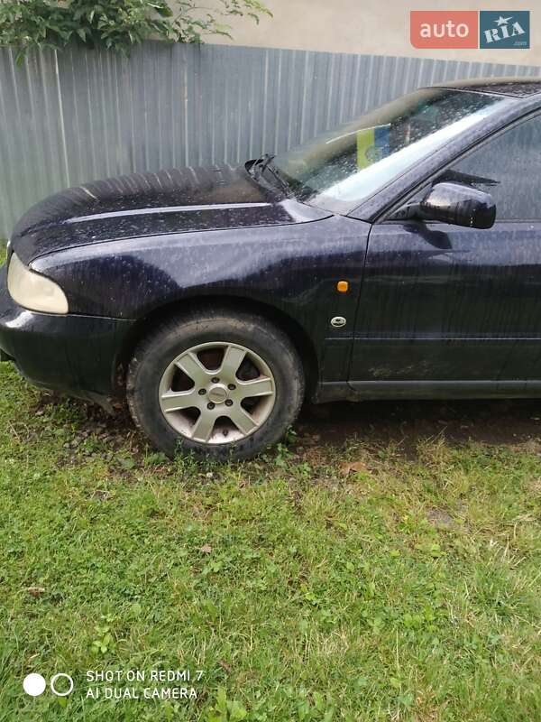 Седан Audi A4 1997 в Сваляві