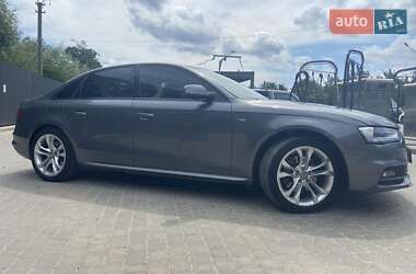 Седан Audi A4 2015 в Львове