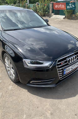 Седан Audi A4 2012 в Гайвороне