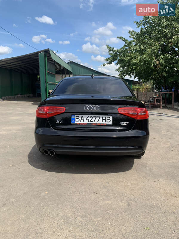 Седан Audi A4 2012 в Гайвороне