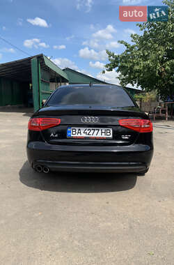 Седан Audi A4 2012 в Гайвороне