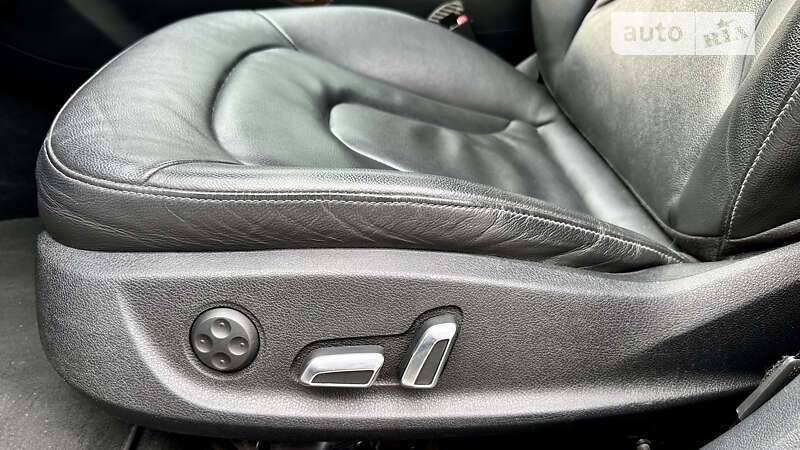 Седан Audi A4 2013 в Одессе