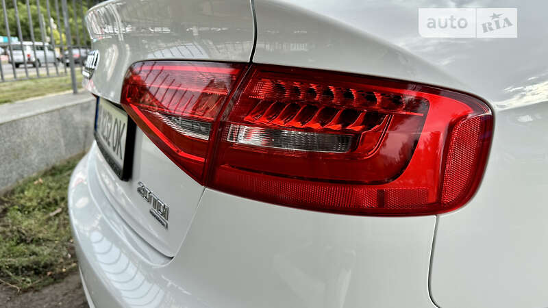Седан Audi A4 2013 в Одессе