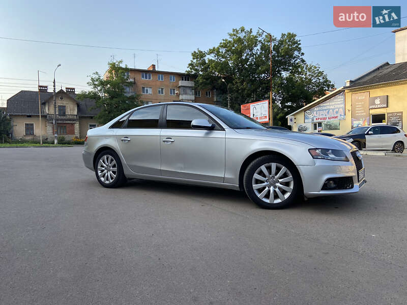Седан Audi A4 2011 в Самборе