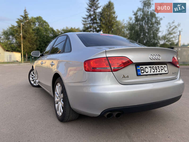 Седан Audi A4 2011 в Самборе