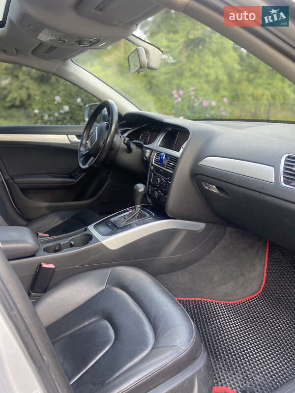 Седан Audi A4 2011 в Самборе
