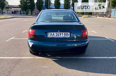 Седан Audi A4 1995 в Києві