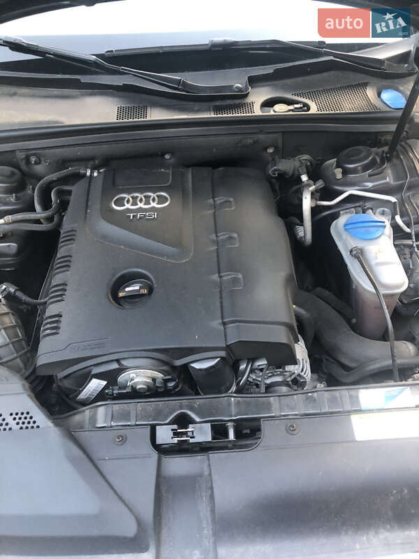 Седан Audi A4 2011 в Мукачево