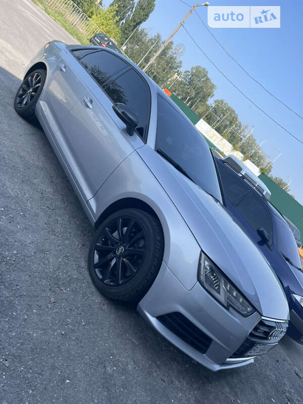 Седан Audi A4 2015 в Полтаве