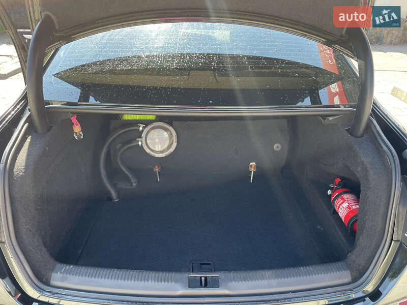 Седан Audi A4 2011 в Стрые