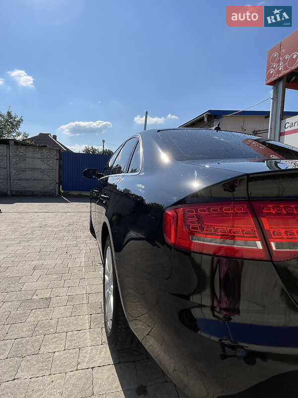 Седан Audi A4 2011 в Стрые