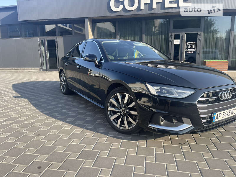 Седан Audi A4 2021 в 