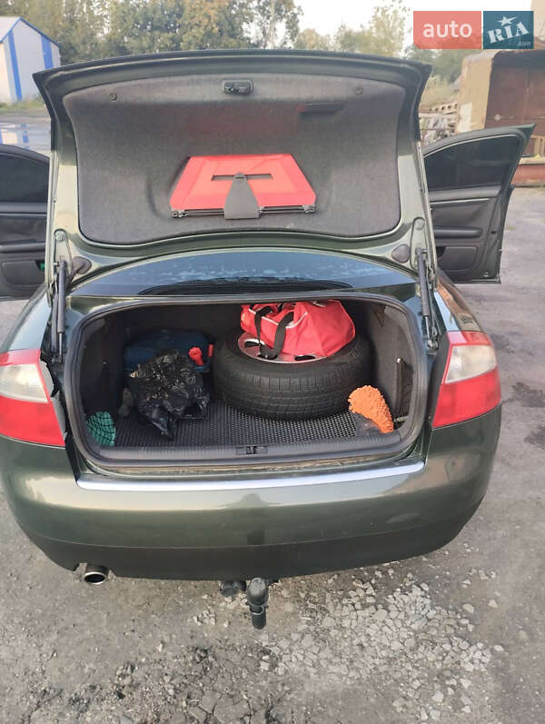 Седан Audi A4 2001 в Ратным