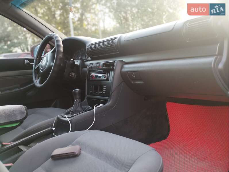 Универсал Audi A4 1999 в Харькове