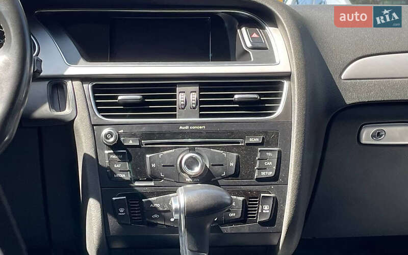 Седан Audi A4 2013 в Стрые