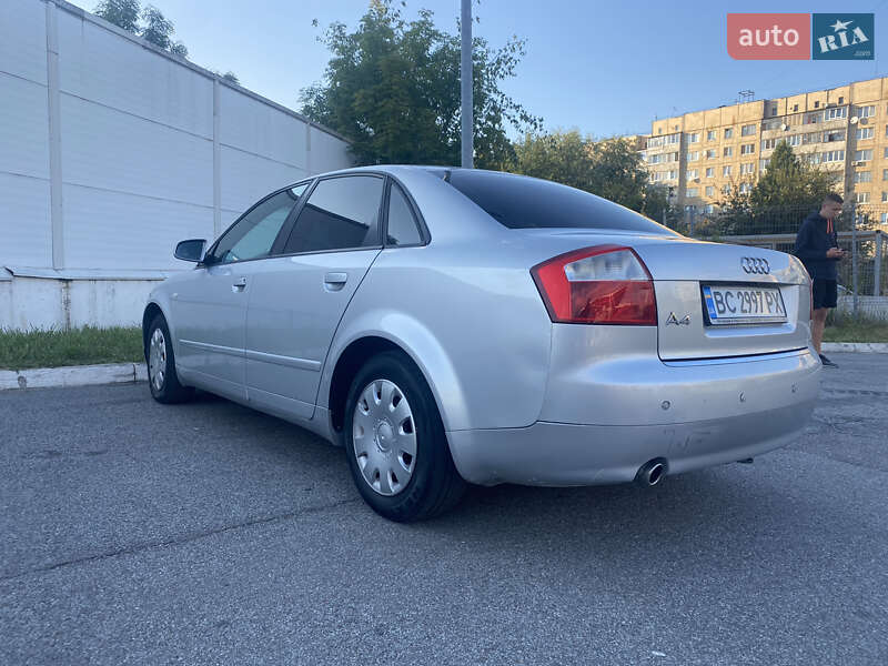 Седан Audi A4 2004 в Львове