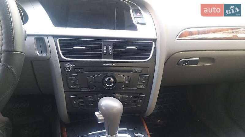 Седан Audi A4 2012 в Тернополе