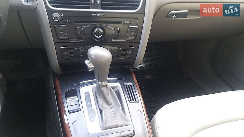 Седан Audi A4 2012 в Тернополе