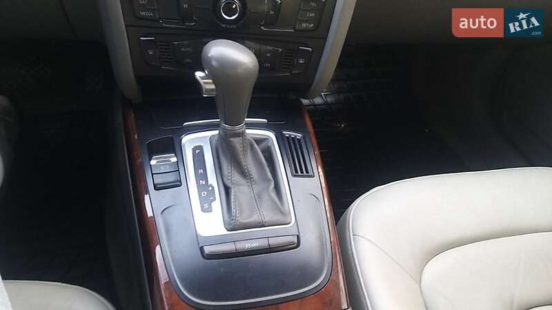 Седан Audi A4 2012 в Тернополе