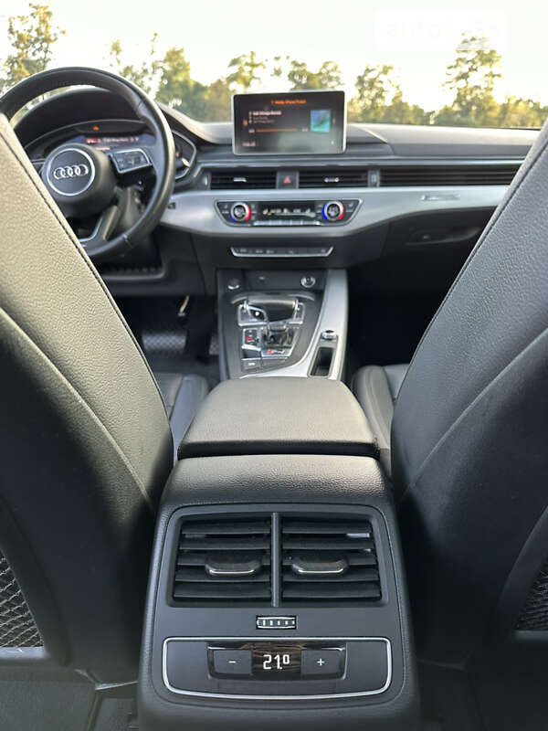 Седан Audi A4 2017 в Днепре