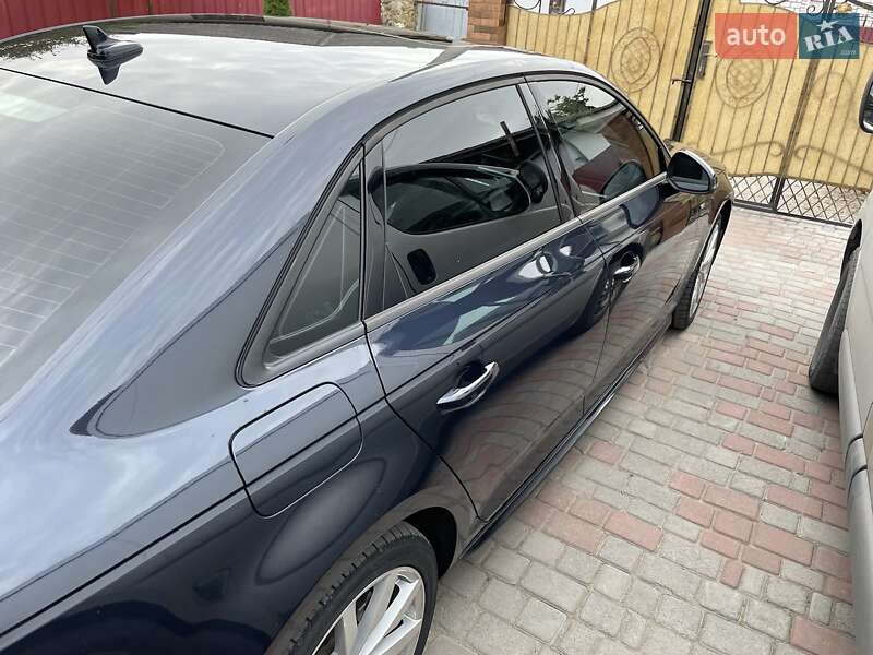 Седан Audi A4 2017 в Днепре