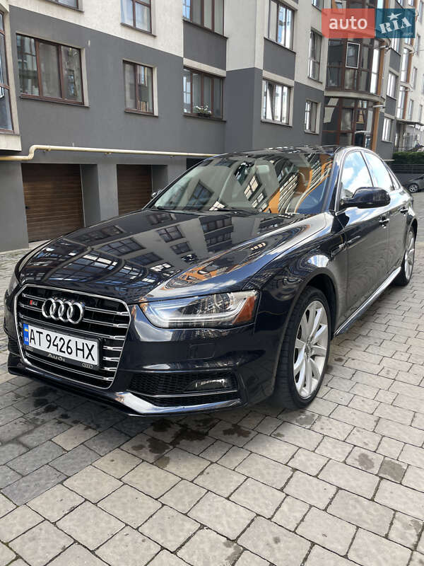 Седан Audi A4 2014 в Ивано-Франковске