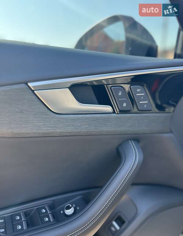 Седан Audi A4 2022 в Києві
