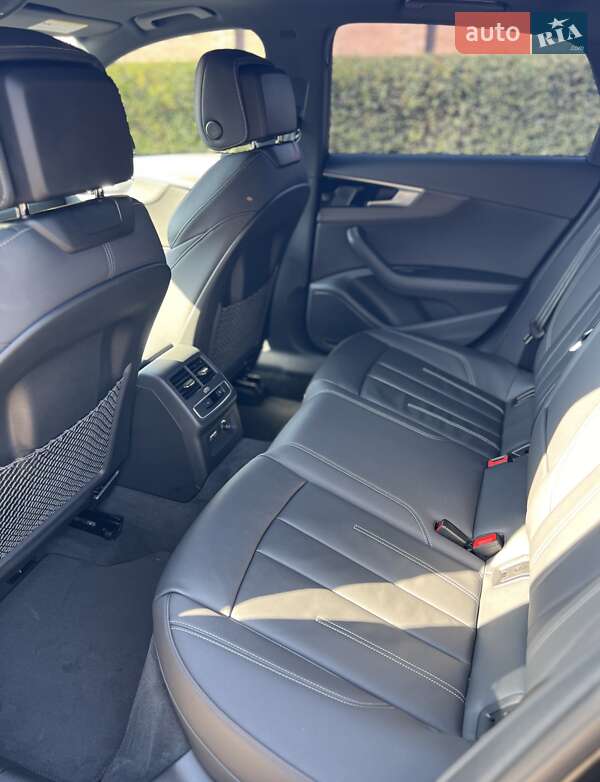 Седан Audi A4 2022 в Києві