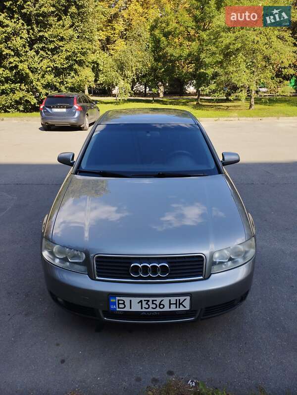 Седан Audi A4 2003 в Полт��ве