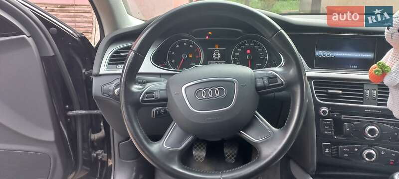 Седан Audi A4 2012 в Ровно