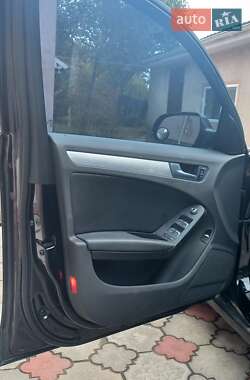 Седан Audi A4 2012 в Ровно