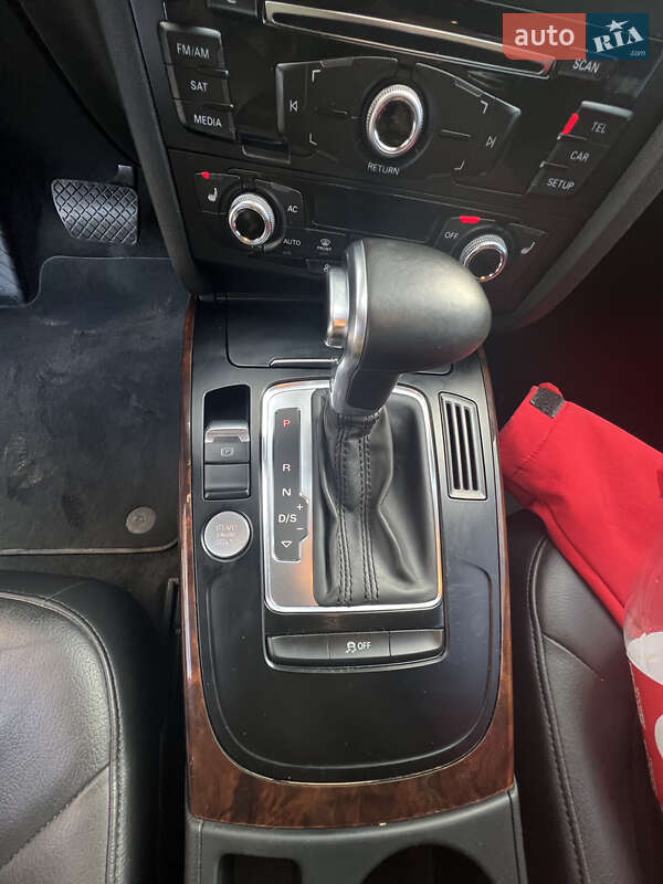 Седан Audi A4 2013 в Ивано-Франковске