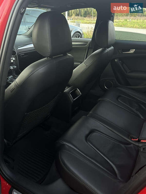 Седан Audi A4 2013 в Львове
