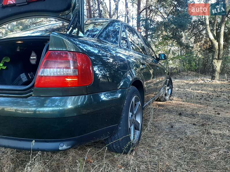 Седан Audi A4 1999 в Кременчуге