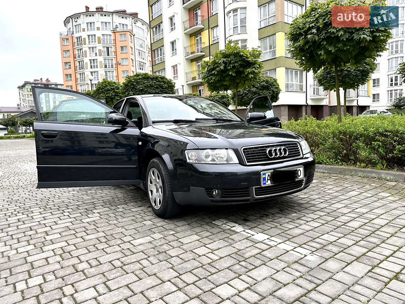 Седан Audi A4 2004 в Ивано-Франковске