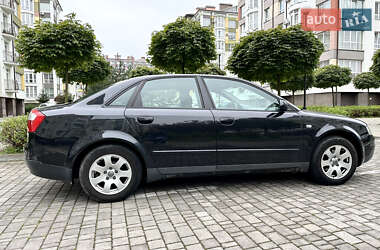 Седан Audi A4 2004 в 