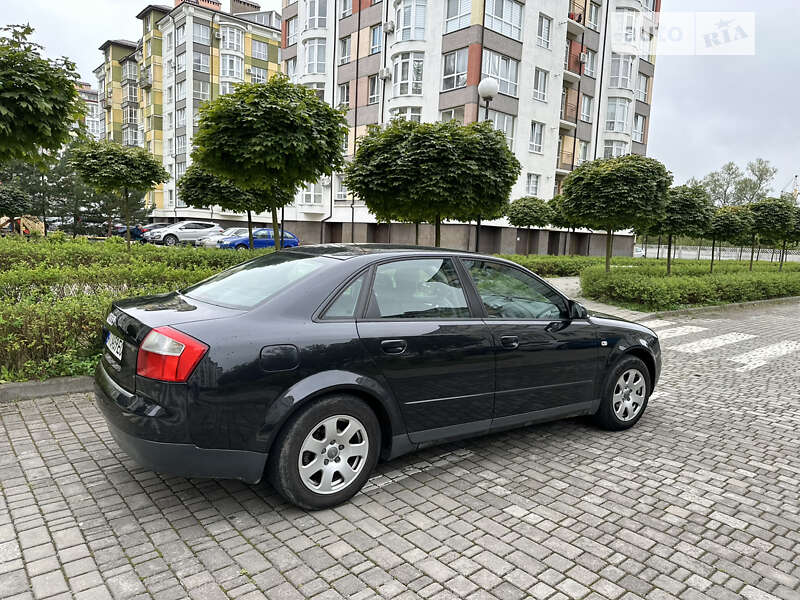 Седан Audi A4 2004 в Ивано-Франковске