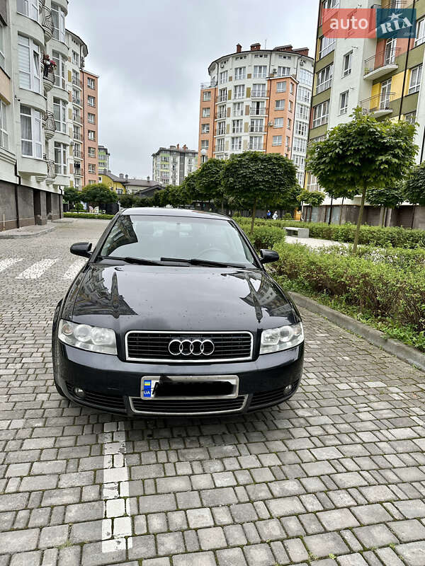 Седан Audi A4 2004 в Ивано-Франковске